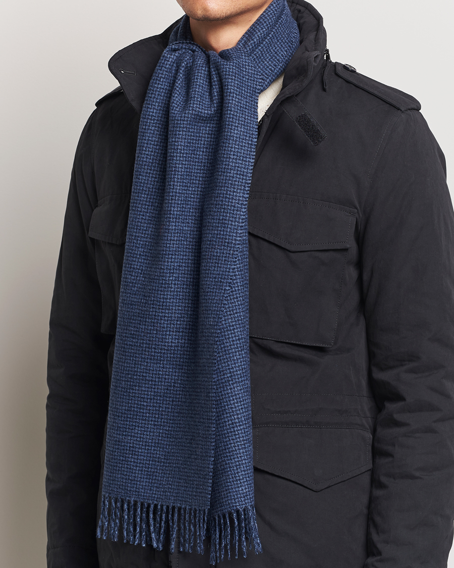 Mies | Amanda Christensen Merino Wool Dogtooth Scarf Navy | Amanda Christensen | Merino Wool Dogtooth Scarf Navy