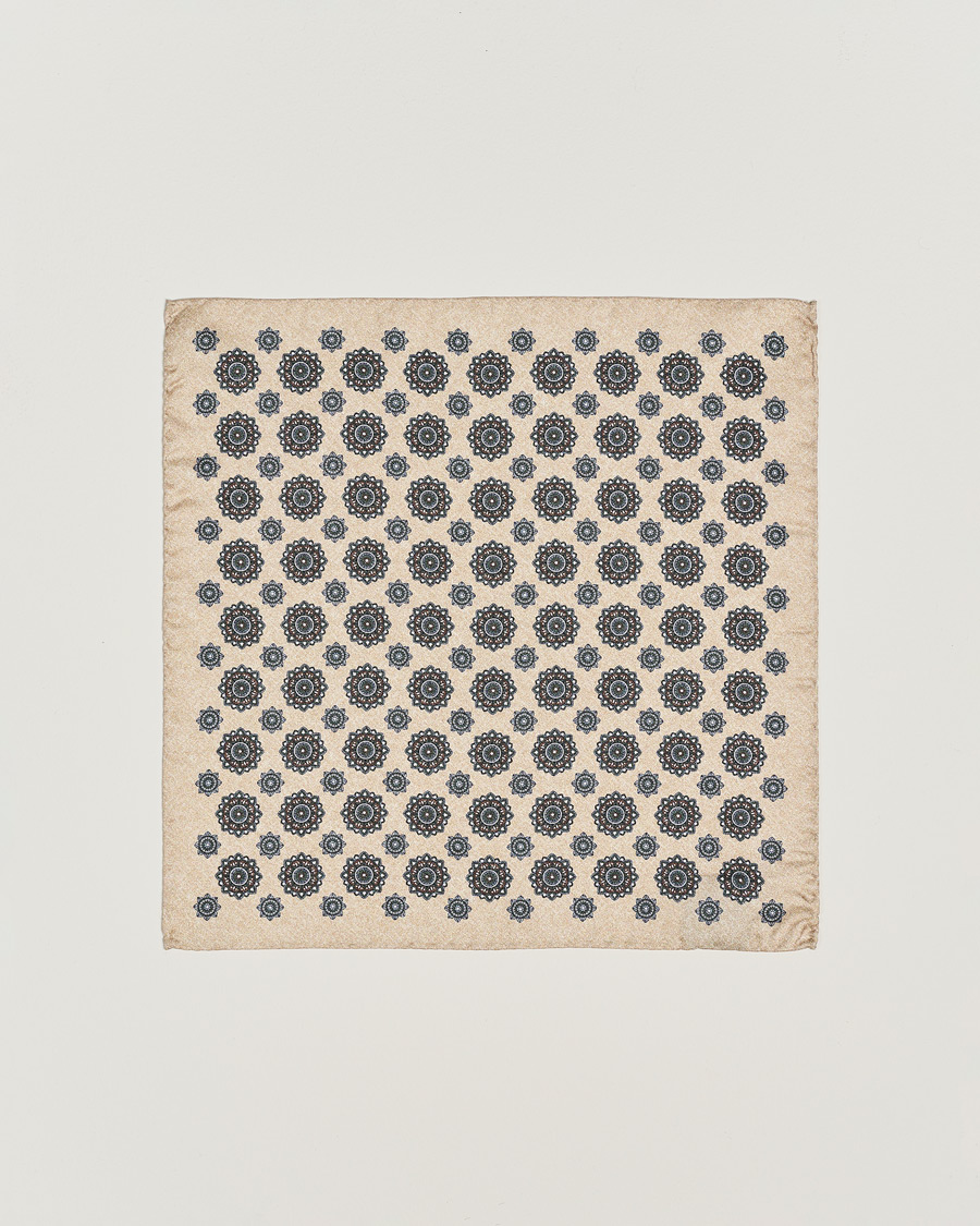 Mies | Amanda Christensen Silk Twill Printed Flower Pocket Square Cream | Amanda Christensen | Silk Twill Printed Flower Pocket Square Cream