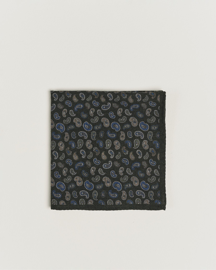 Mies | Amanda Christensen Wool Flannel Printed Paisley Pocket Square Dark Olive | Amanda Christensen | Wool Flannel Printed Paisley Pocket Square Dark Olive