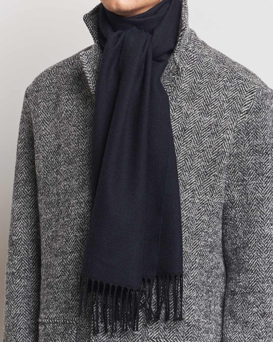 Mies | Eton Merino Wool Herringbone Scarf Navy Blue | Eton | Merino Wool Herringbone Scarf Navy Blue