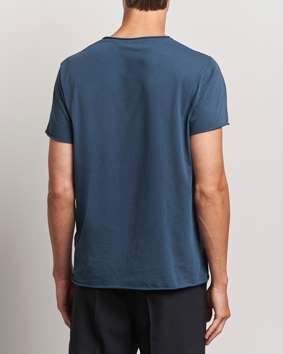 Mies | T-paidat | Filippa K | Roll Neck Crew Neck T-Shirt Dawn Blue