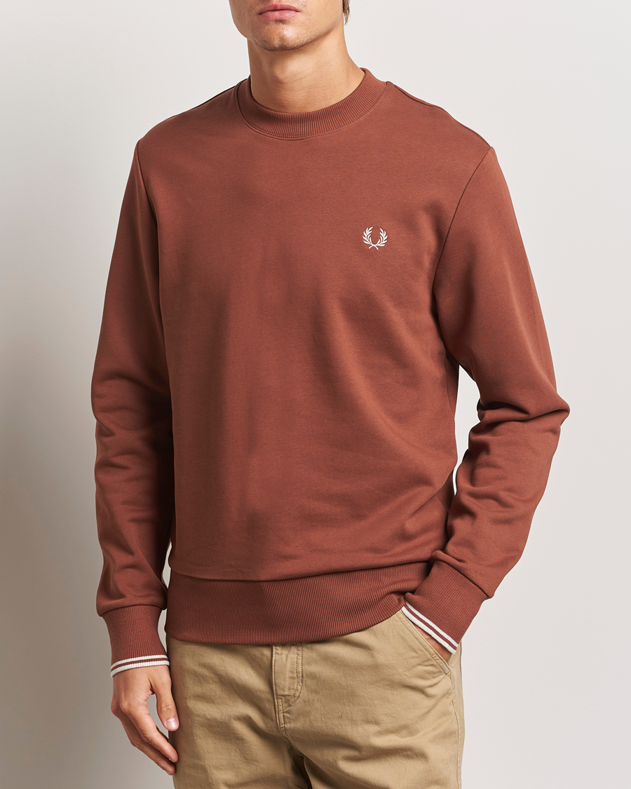 Mies | Puserot | Fred Perry | Crew Neck Sweatshirt Whiskey Brown