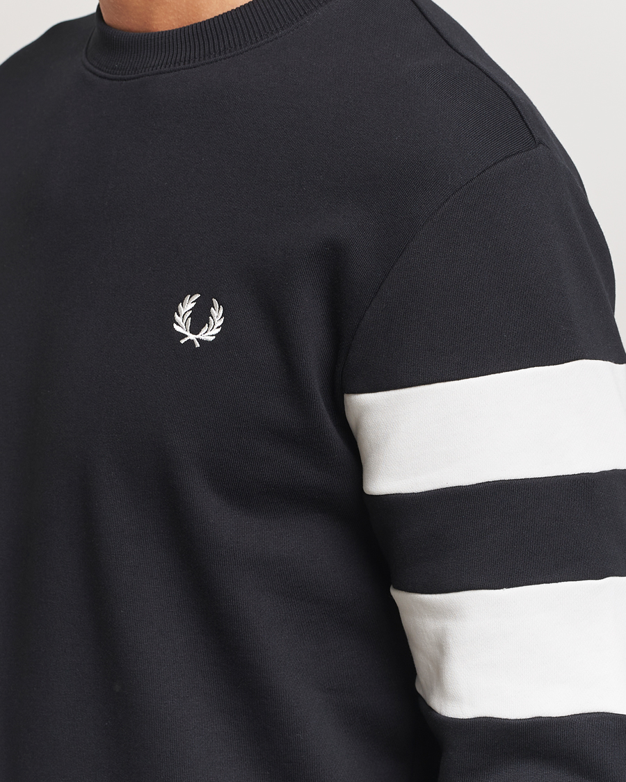 Mies | Puserot | Fred Perry | Tipped Sleeve Crew Neck Sweatshirt Black
