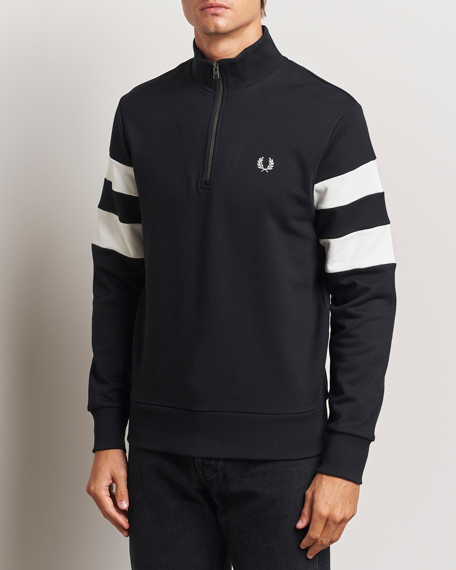Mies | Puserot | Fred Perry | Tipped Sleeve Half Zip Sweatshirt Black