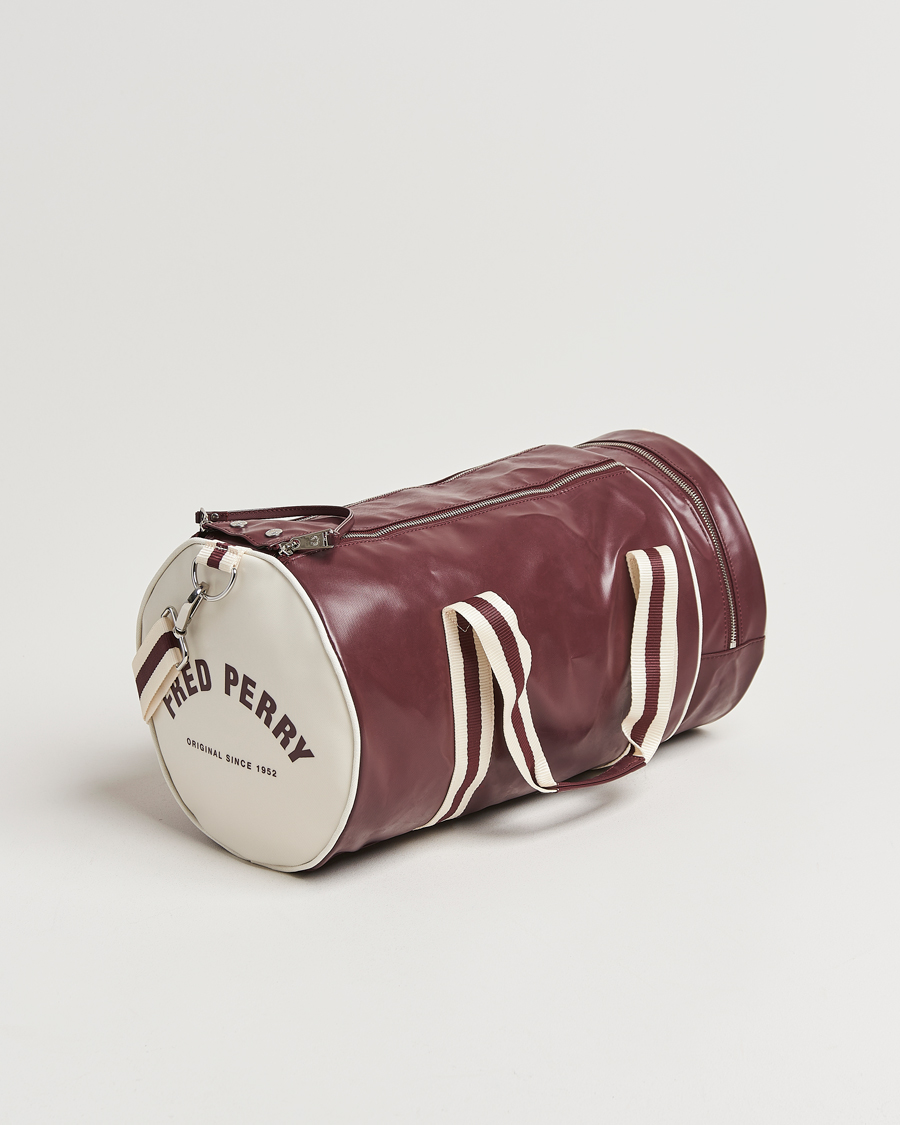 Mies | Laukut | Fred Perry | Fred PerryClassic Barrel BagOxblood/Ecru
