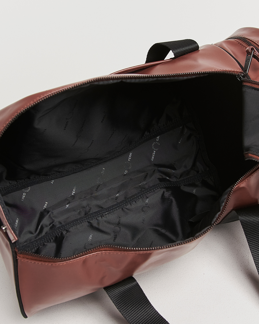 Mies | Fred Perry Tonal Classic Barrel Bag Whiskey Brown | Fred Perry | Tonal Classic Barrel Bag Whiskey Brown