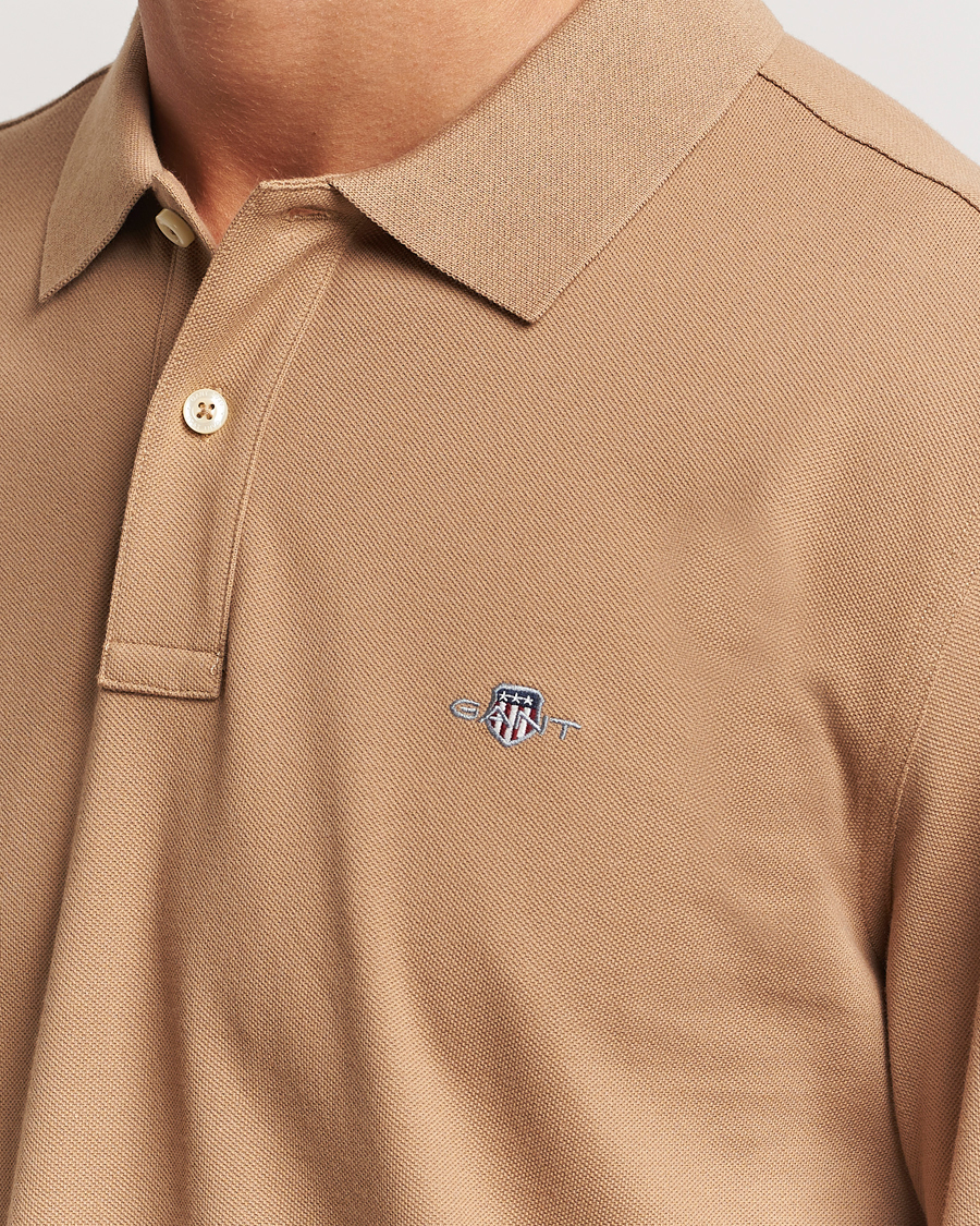 Mies | Puserot | GANT | Regular Shield Pique Polo Warm Khaki