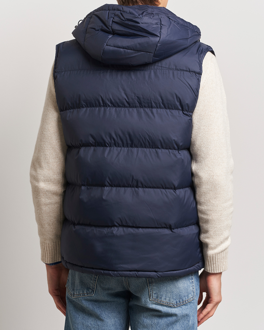 Mies | Takit | GANT | The Active Cloud Vest Evening Blue