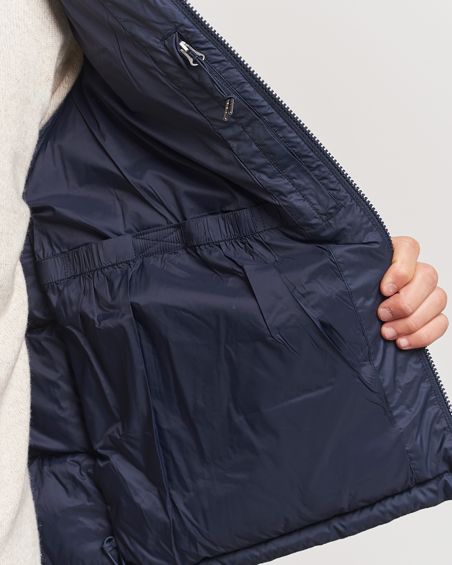 Mies | Takit | GANT | The Active Cloud Vest Evening Blue
