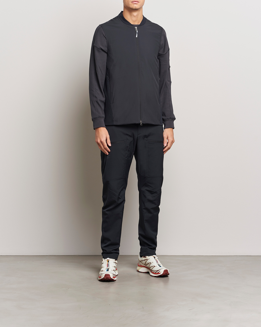 Mies | Puserot | Houdini | Moonwalk Mid Layer Vest True Black