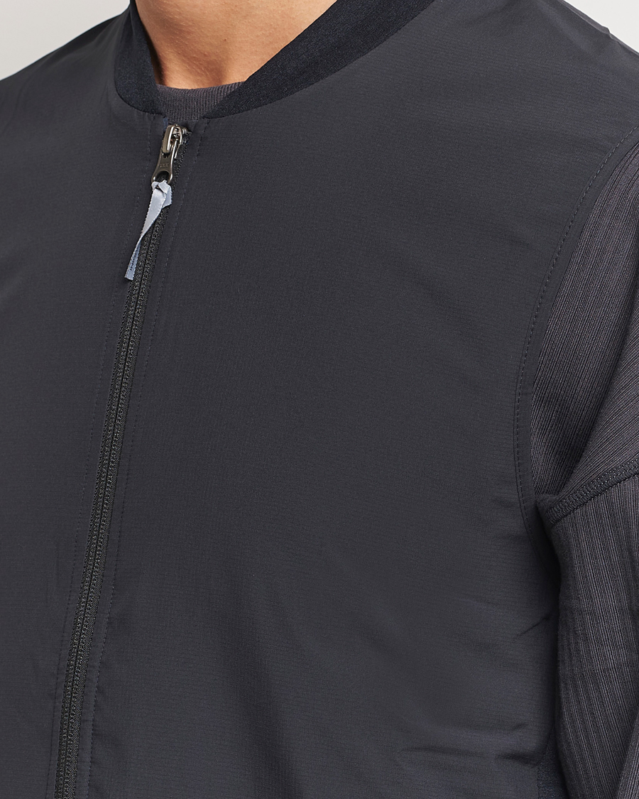 Mies | Puserot | Houdini | Moonwalk Mid Layer Vest True Black