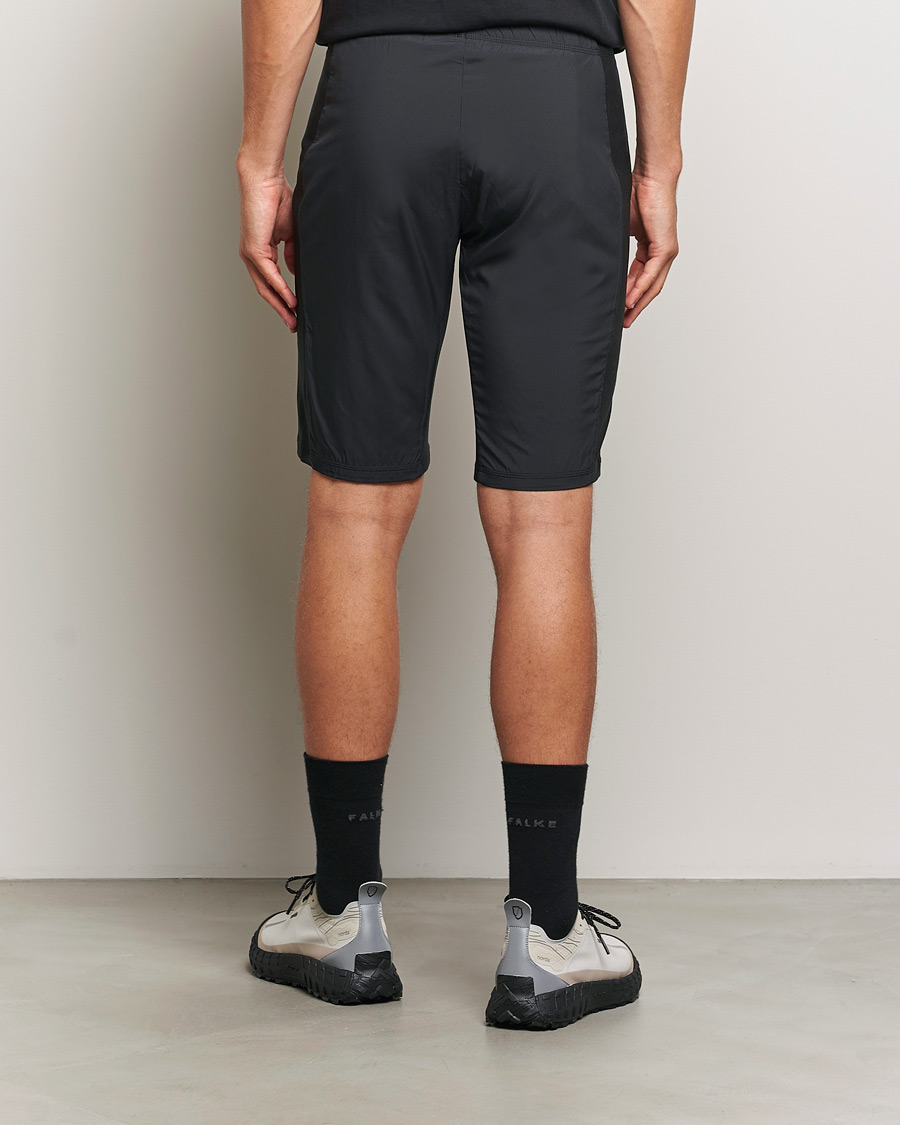 Mies | Shortsit | Houdini | Moonwalk Primaloft Padded Shorts True Black