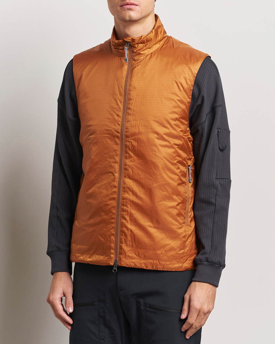 Mies | Takit | Houdini | Dunfri Primaloft Padded Vest Rust Brown