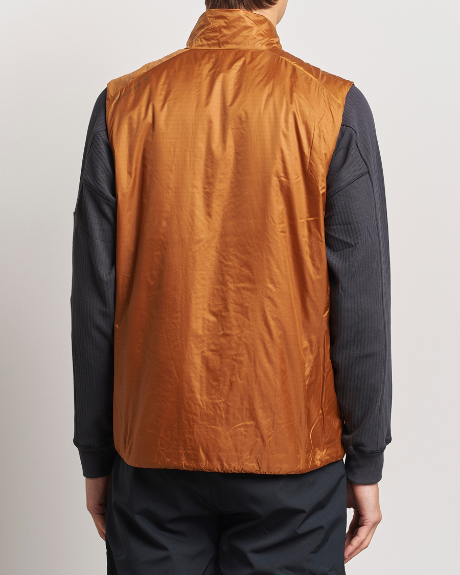 Mies | Takit | Houdini | Dunfri Primaloft Padded Vest Rust Brown
