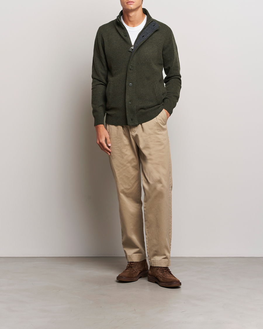 Mies | Puserot | Barbour Lifestyle | Essential Patch Zip Through Cardigan Seaweed