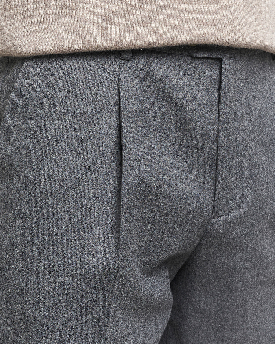 Mies | Housut | Brunello Cucinelli | Slim Fit Pleated Flannel Trousers Grey Melange