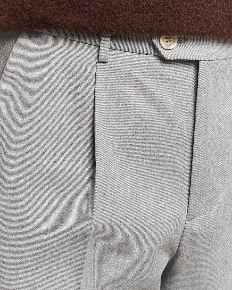 Mies | Housut | Brunello Cucinelli | Slim Fit Pleated Wool Trousers Light Grey