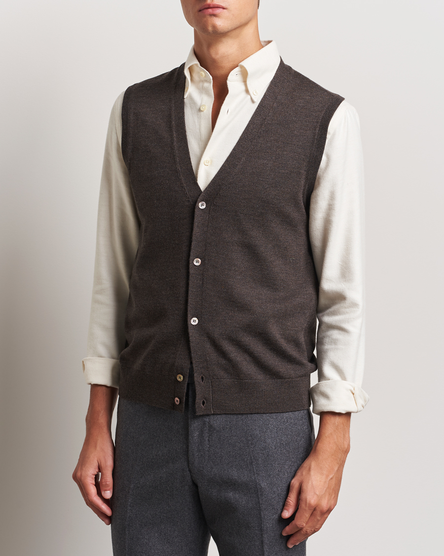 Mies | Puserot | Morris | Merino Slipover Vest Brown