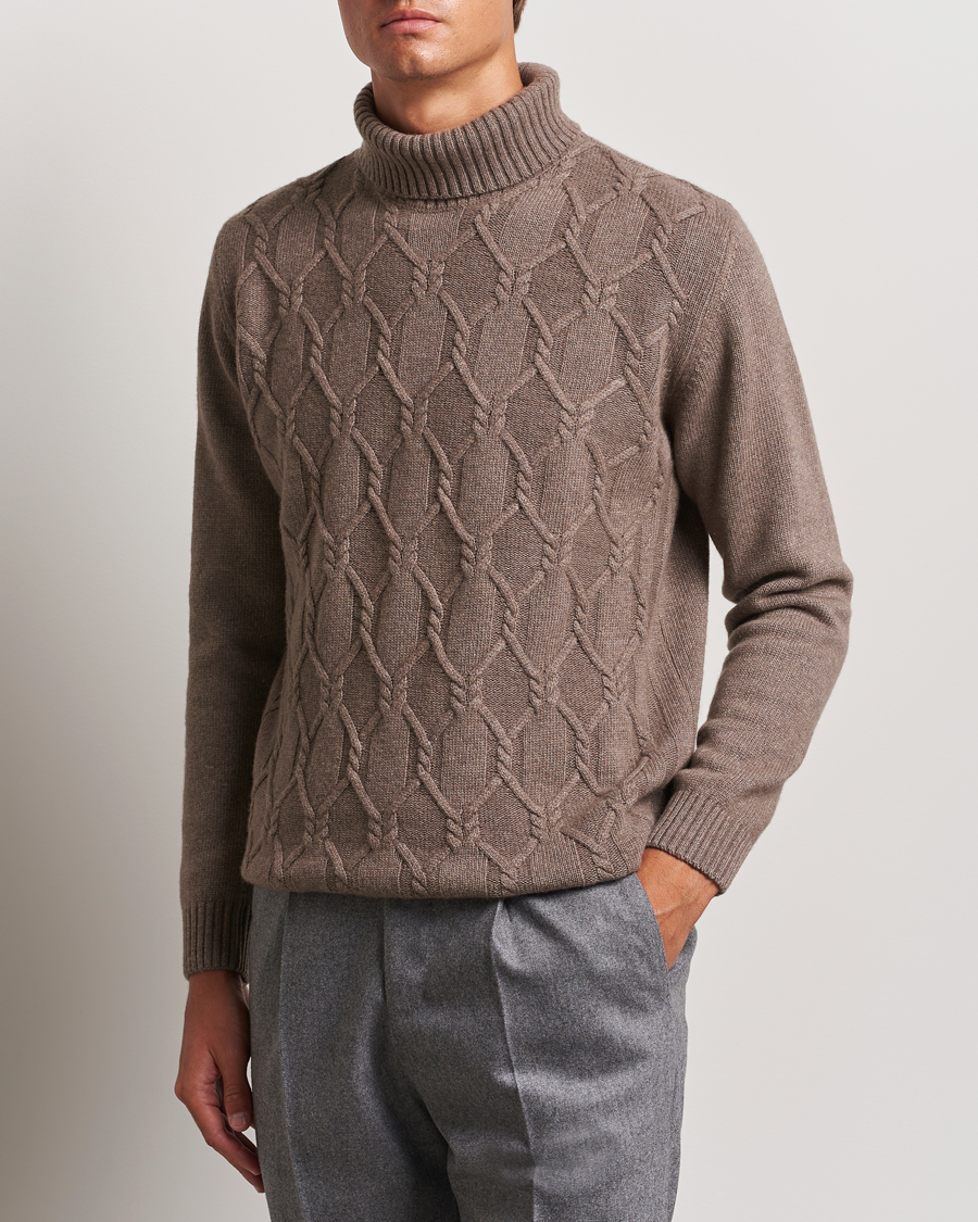 Mies | Puserot | Oscar Jacobson | Salomon Heavy Knitted Cable Rollneck Light Brown