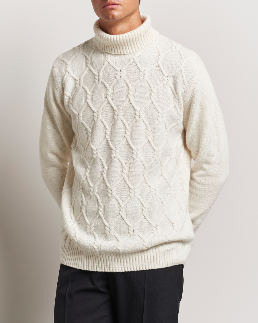 Mies | Puserot | Oscar Jacobson | Salomon Heavy Knitted Cable Rollneck White