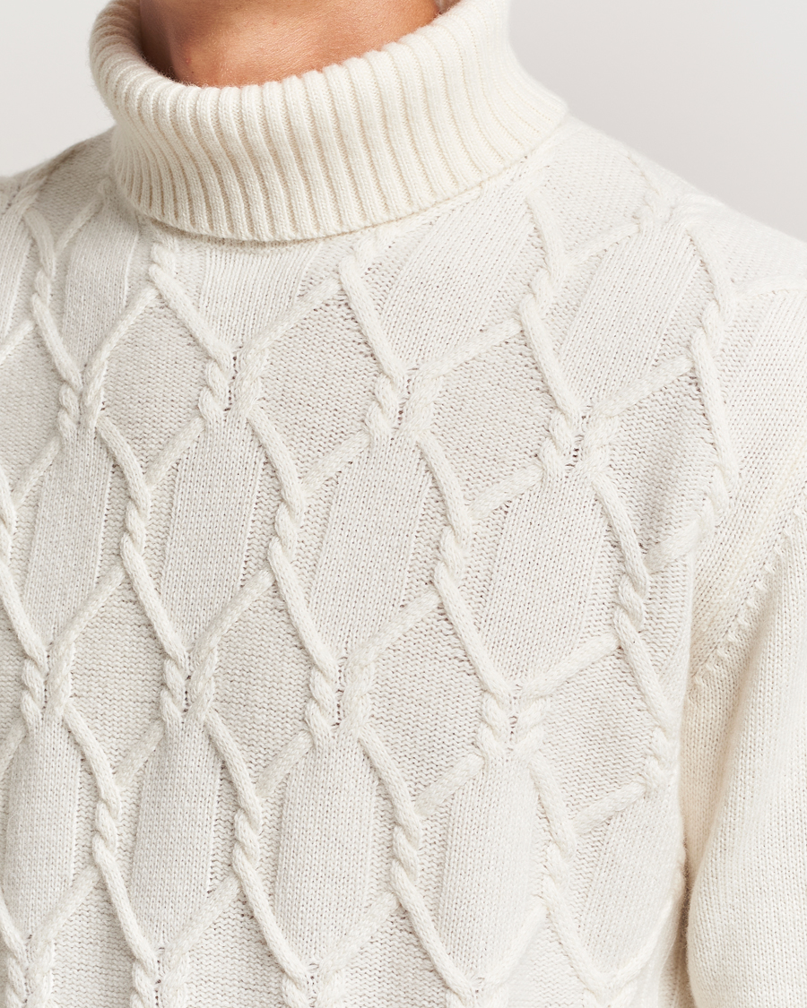 Mies | Puserot | Oscar Jacobson | Salomon Heavy Knitted Cable Rollneck White