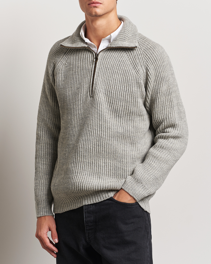 Mies | Puserot | Peregrine | Ford Knitted Wool Half Zip Light Grey
