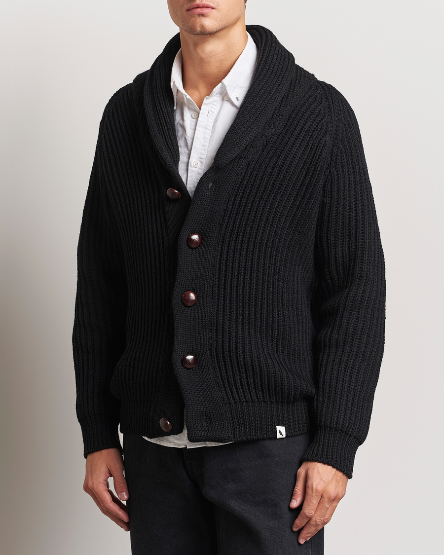 Mies | Puserot | Peregrine | Wilkinson Ribbed Wool Cardigan Black