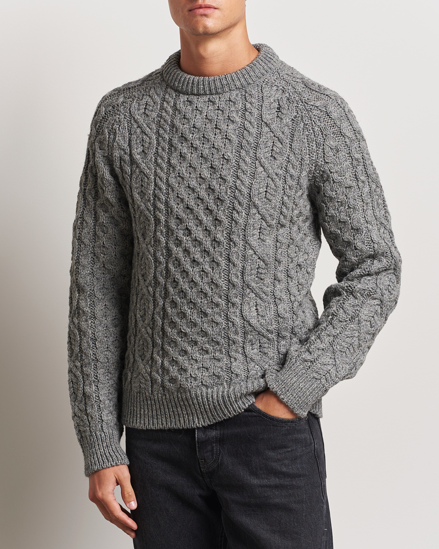 Mies | Puserot | Peregrine | Hudson Wool Aran Knitted Jumper Steel
