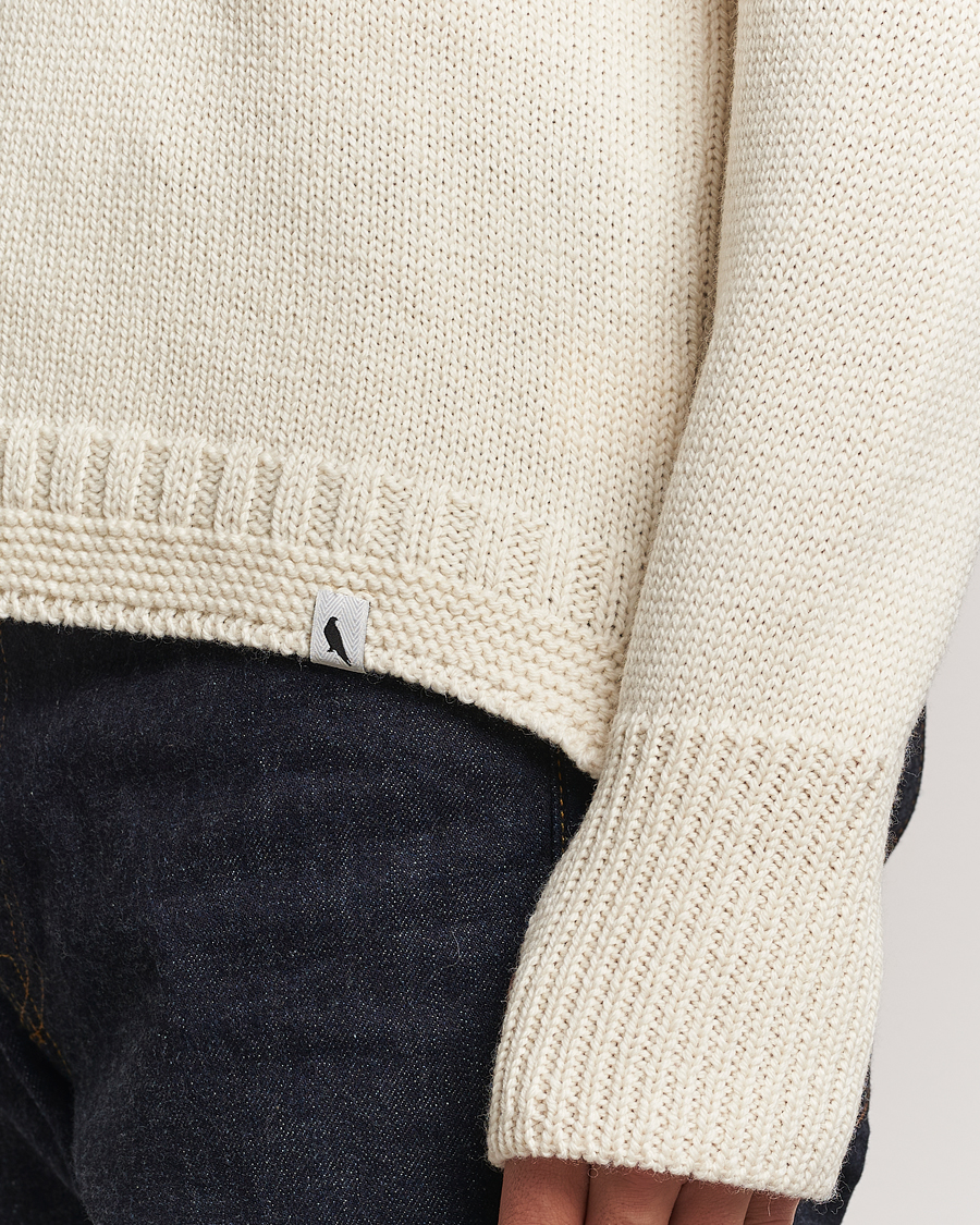 Mies | Puserot | Peregrine | Mountain Guernsey Merino Funnel Neck Cream