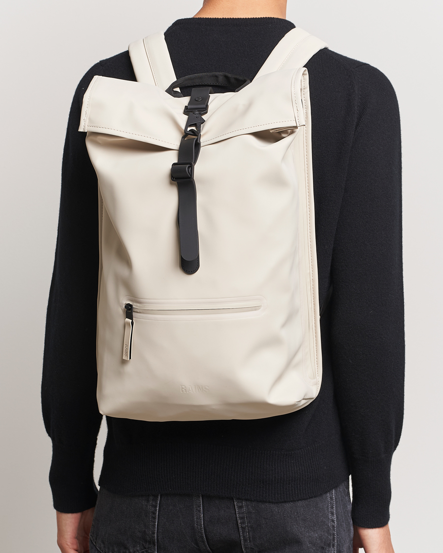 Mies | RAINS Rolltop Rucksack Dune | RAINS | Rolltop Rucksack Dune