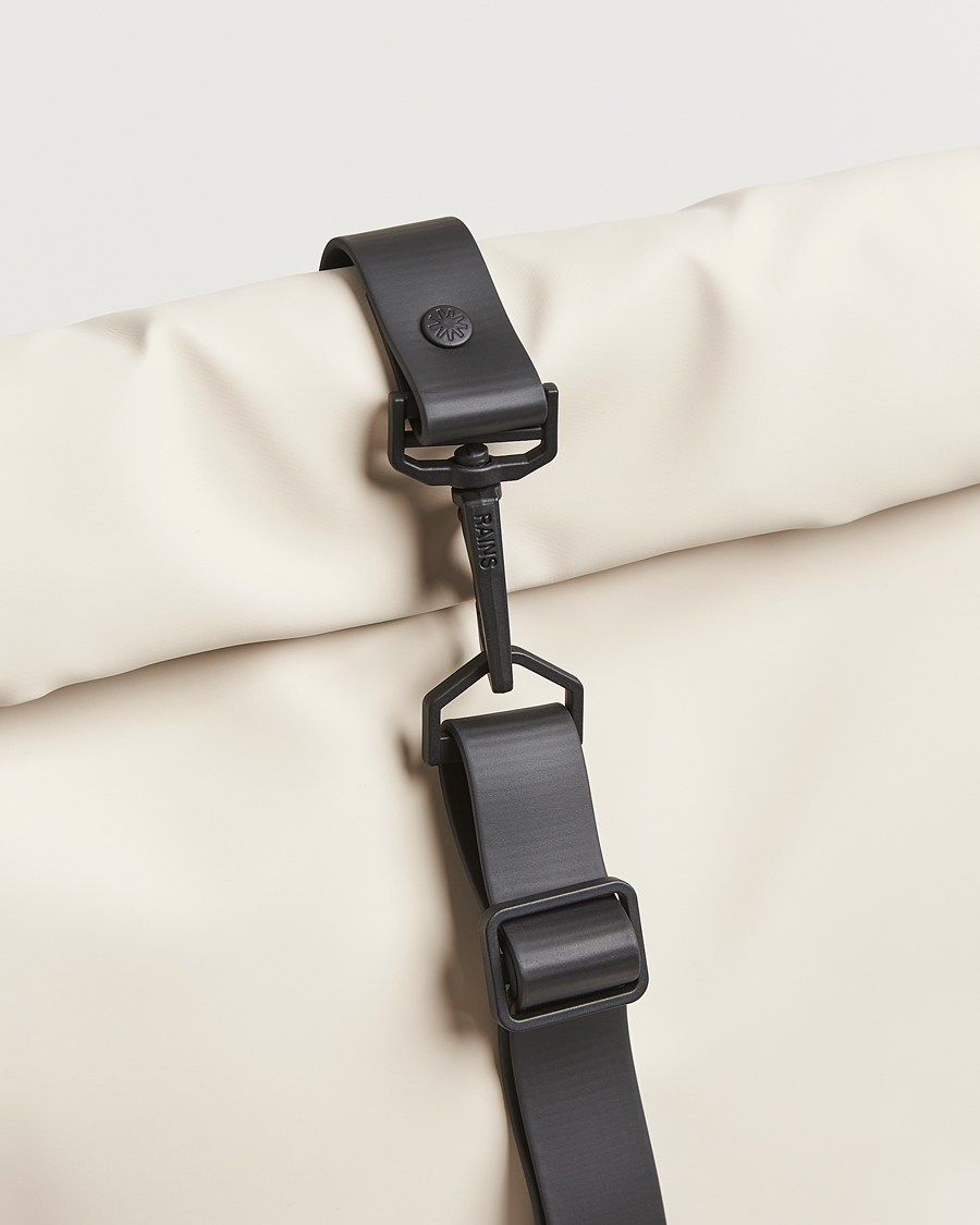 Mies | RAINS Rolltop Rucksack Dune | RAINS | Rolltop Rucksack Dune