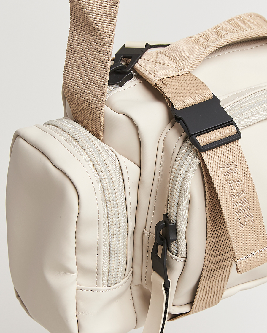 Mies | RAINS Trail Crossbody Bag Dune | RAINS | Trail Crossbody Bag Dune