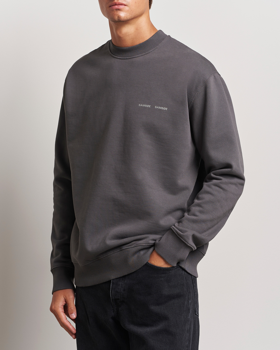 Mies | Puserot | Samsøe Samsøe | Norsbro Crew Neck Sweatshirt Volcanic Ash