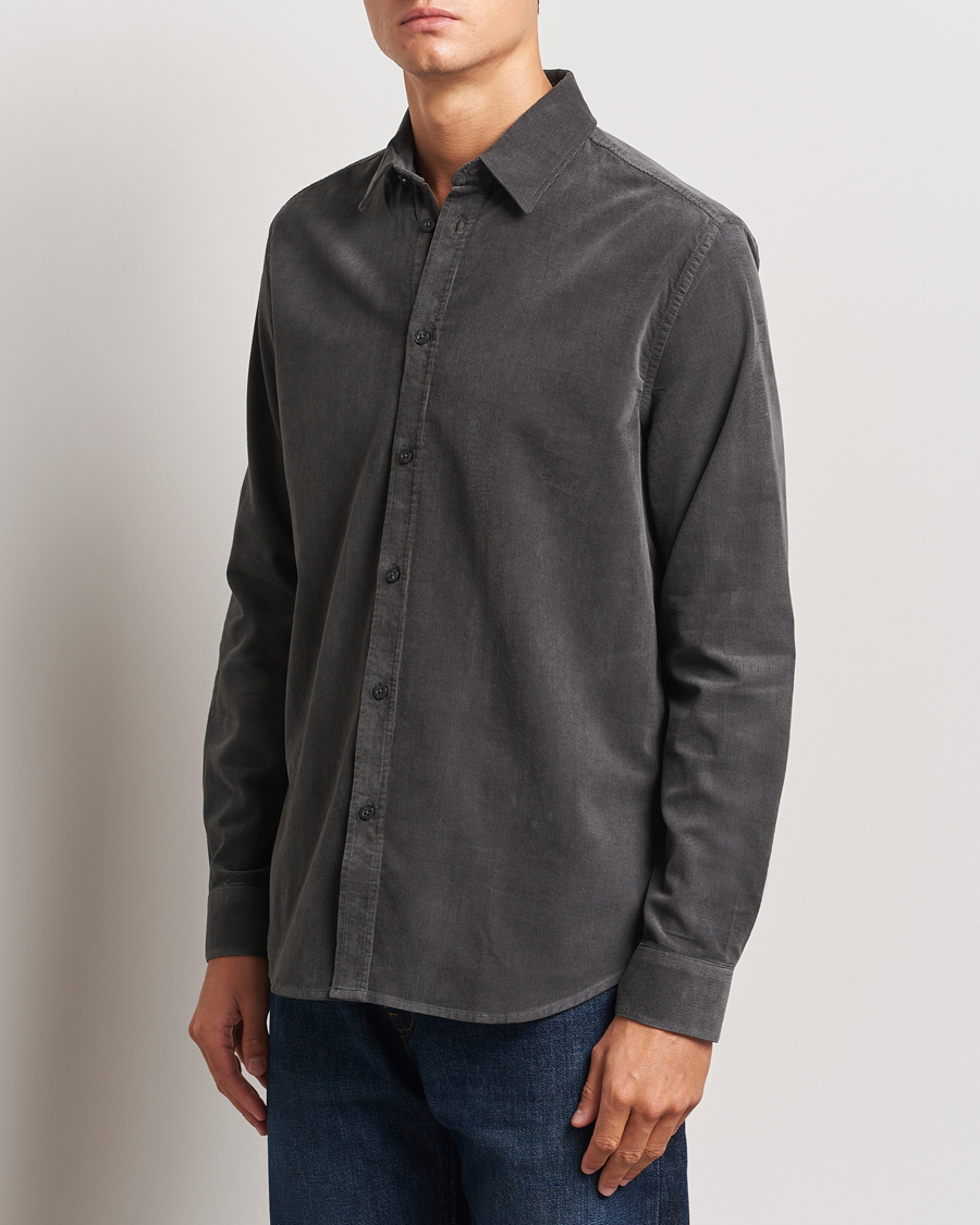 Mies | Kauluspaidat | Samsøe Samsøe | Liam Baby Cord Shirt Volcanic Ash