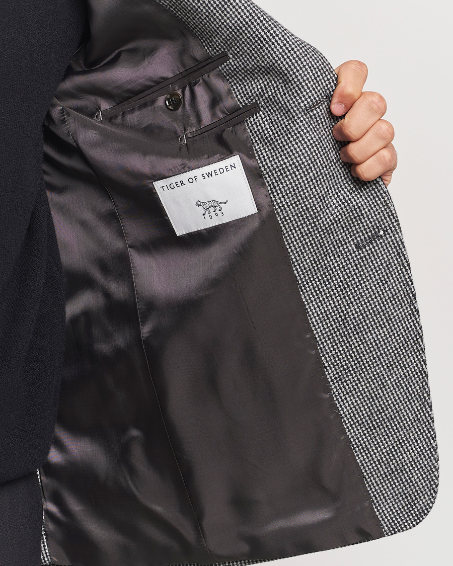 Mies | Pikkutakit | Tiger of Sweden | Justin Wool Pepita Blazer Black/White