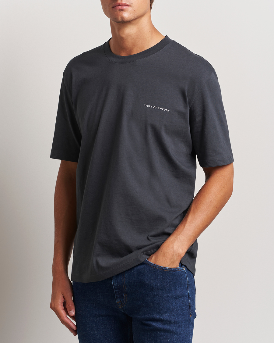 Mies | T-paidat | Tiger of Sweden | Pro Cotton Logo T-Shirt Charcoal