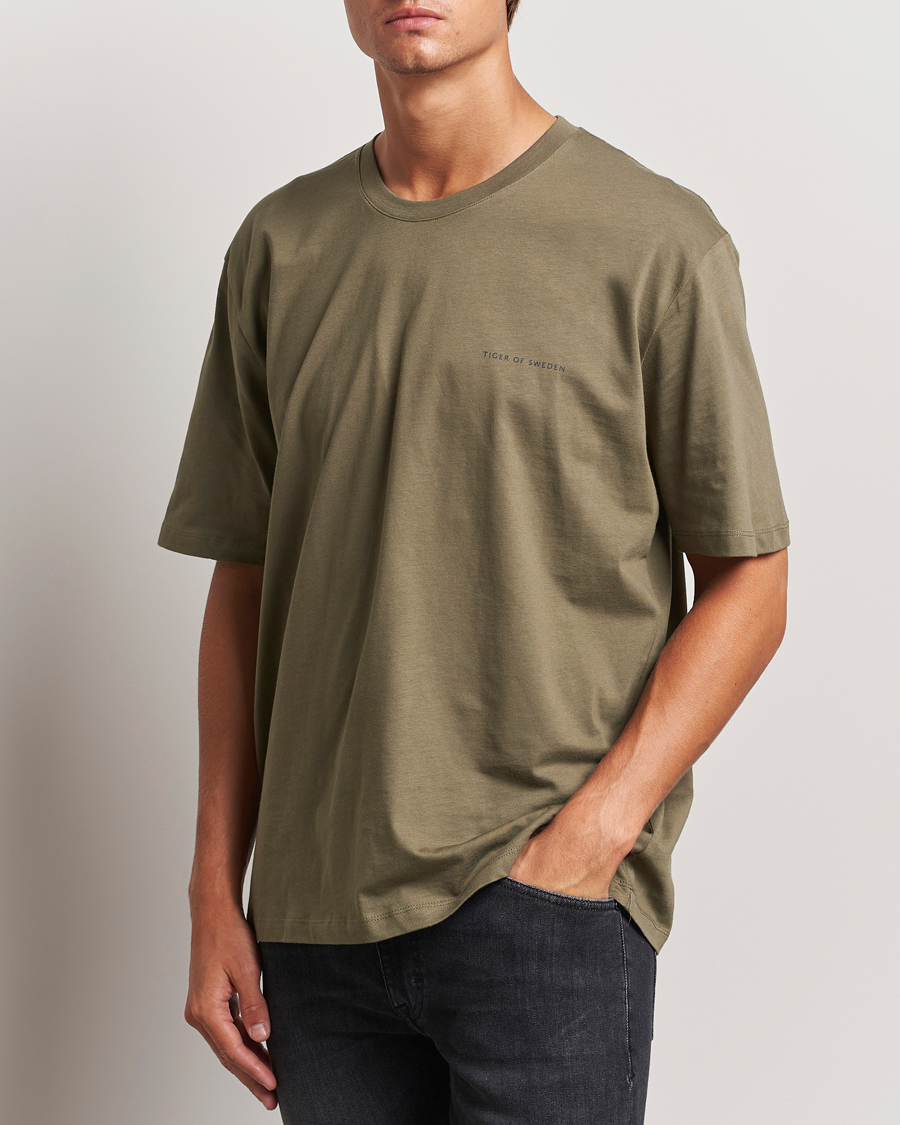 Mies | T-paidat | Tiger of Sweden | Pro Cotton Logo T-Shirt October Sage