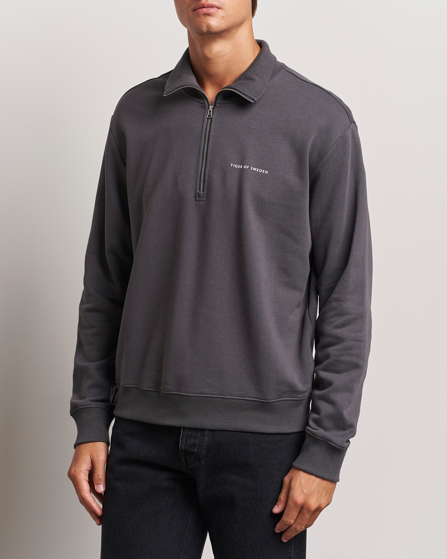 Mies | Puserot | Tiger of Sweden | Marlon Half Zip Sweatshirt Charcoal