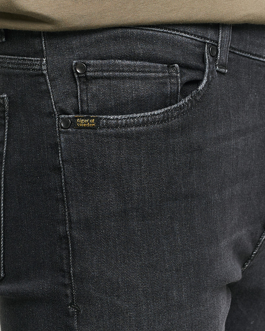 Mies | Farkut | Tiger of Sweden | Evolve Stretch Cotton Jeans Washed Black
