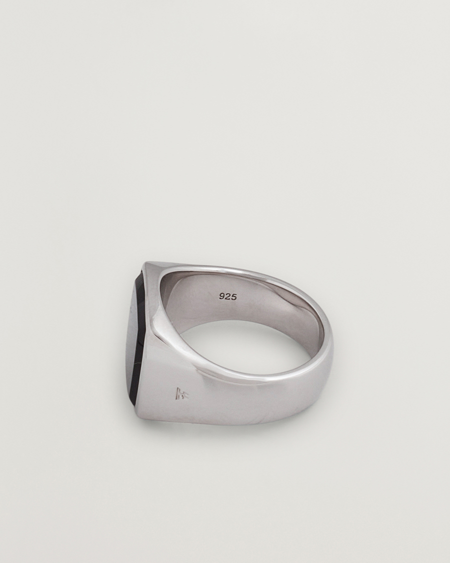 Mies | Korut | Tom Wood | Cushion Polished Black Onyx Ring Silver