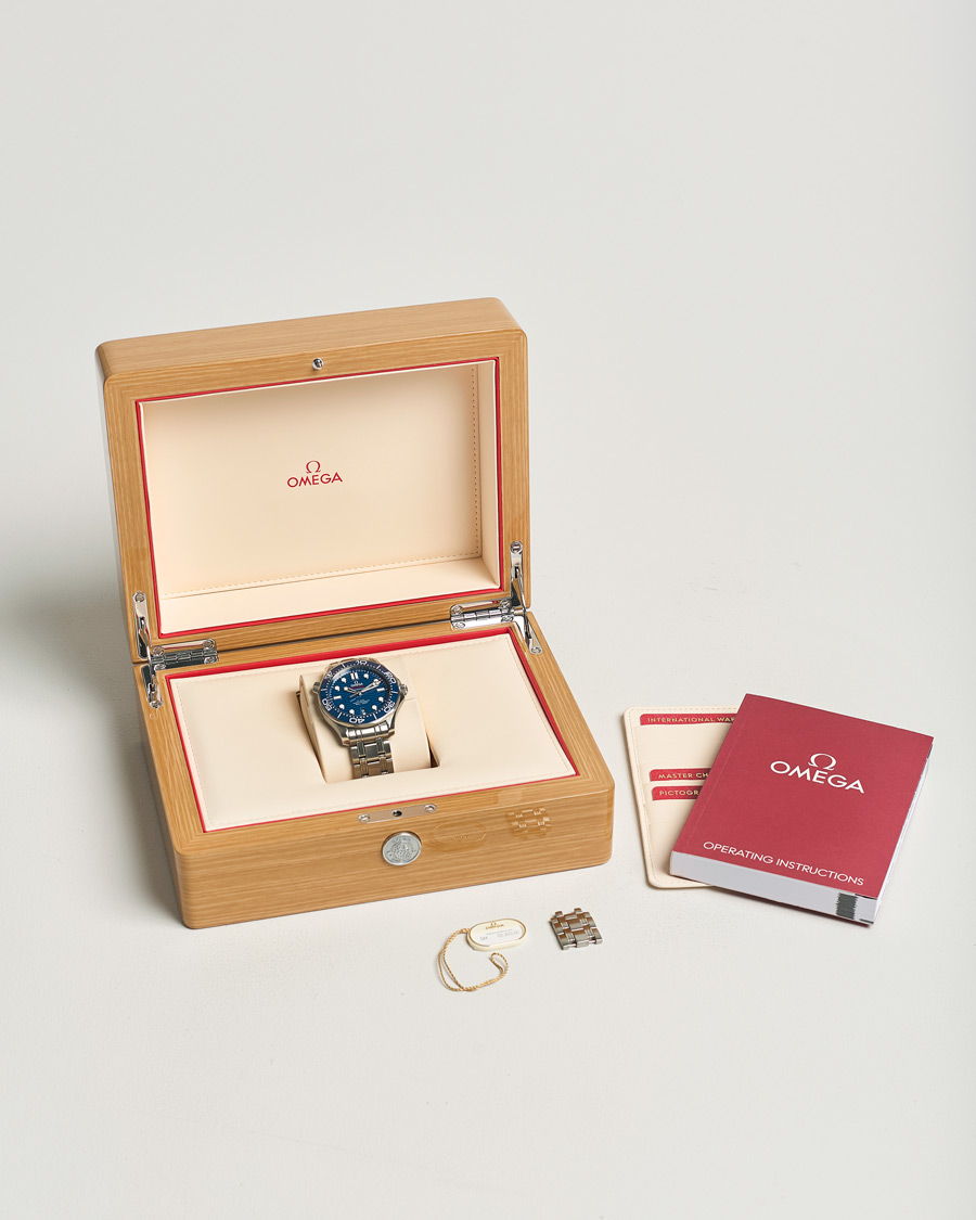 Mies | Omega Pre-Owned Seamaster Diver 300M 210.30.42.20.03.001 Silver | Omega Pre-Owned | Seamaster Diver 300M 210.30.42.20.03.001 Silver