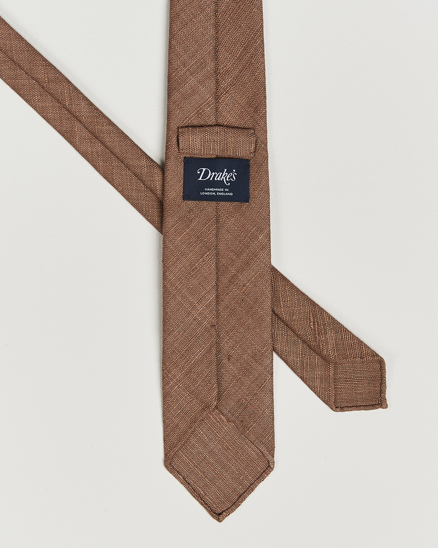 Mies | Solmiot | Drake's | Drake'sSilk Tussah Handrolled TieCoffee