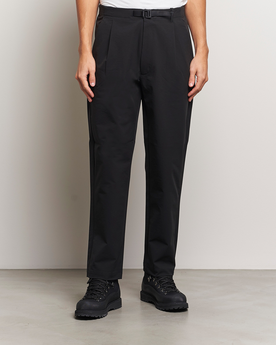 Mies | Housut | Goldwin | One Tuck Tapered Stretch Pants Black