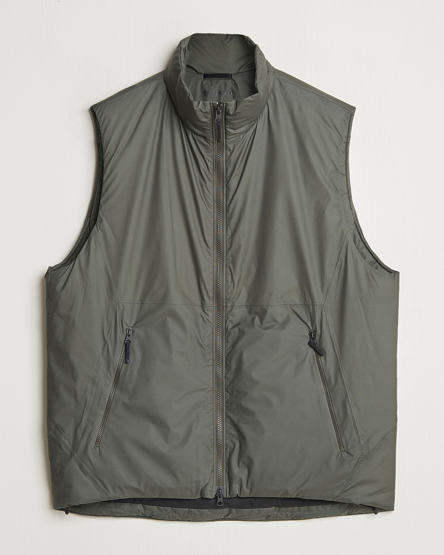 Mies | Takit | Goldwin | GORE-TEX Windstopper Puffy Vest Dark Olive