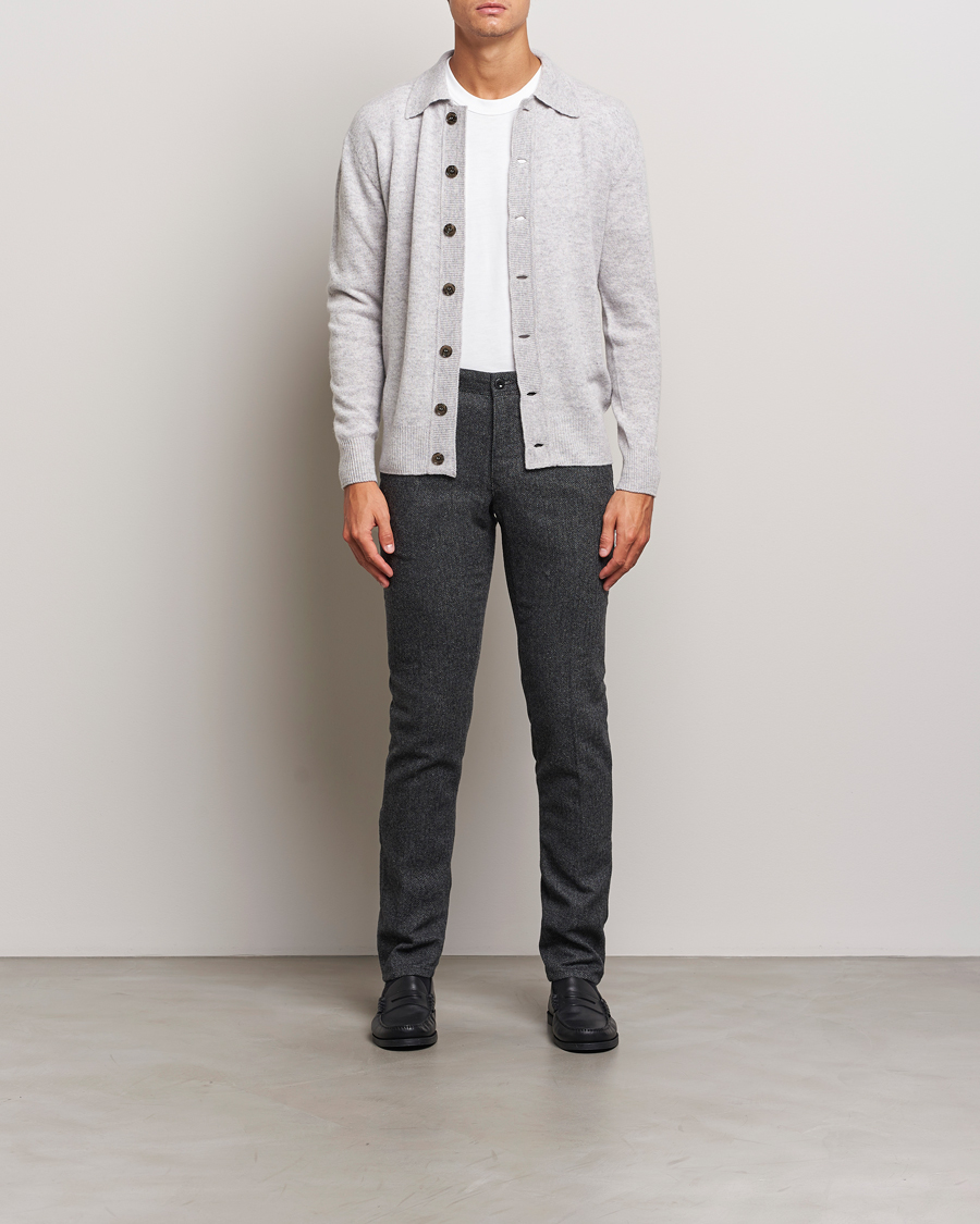 Mies | Housut | Incotex | Slim Fit Washed Wool Stretch Slacks Dark Grey