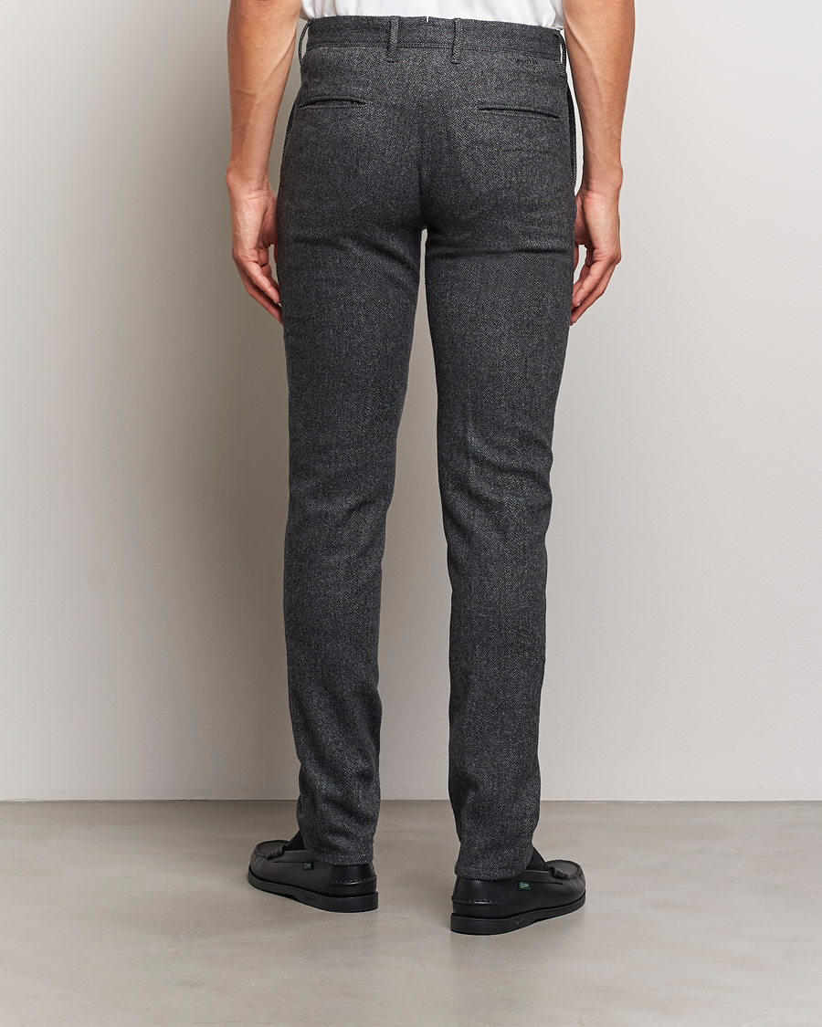 Mies | Housut | Incotex | Slim Fit Washed Wool Stretch Slacks Dark Grey