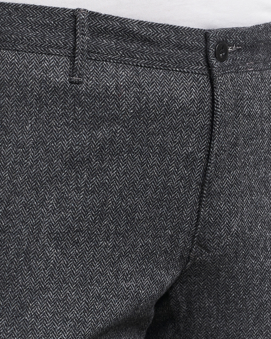 Mies | Housut | Incotex | Slim Fit Washed Wool Stretch Slacks Dark Grey