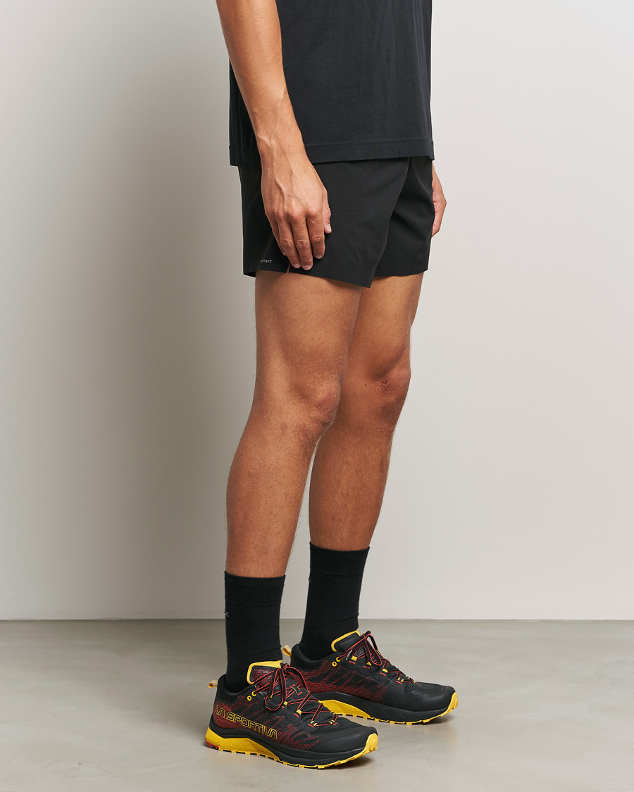 Mies | La Sportiva Jackal II GTX Black/Yellow | La Sportiva | Jackal II GTX Black/Yellow