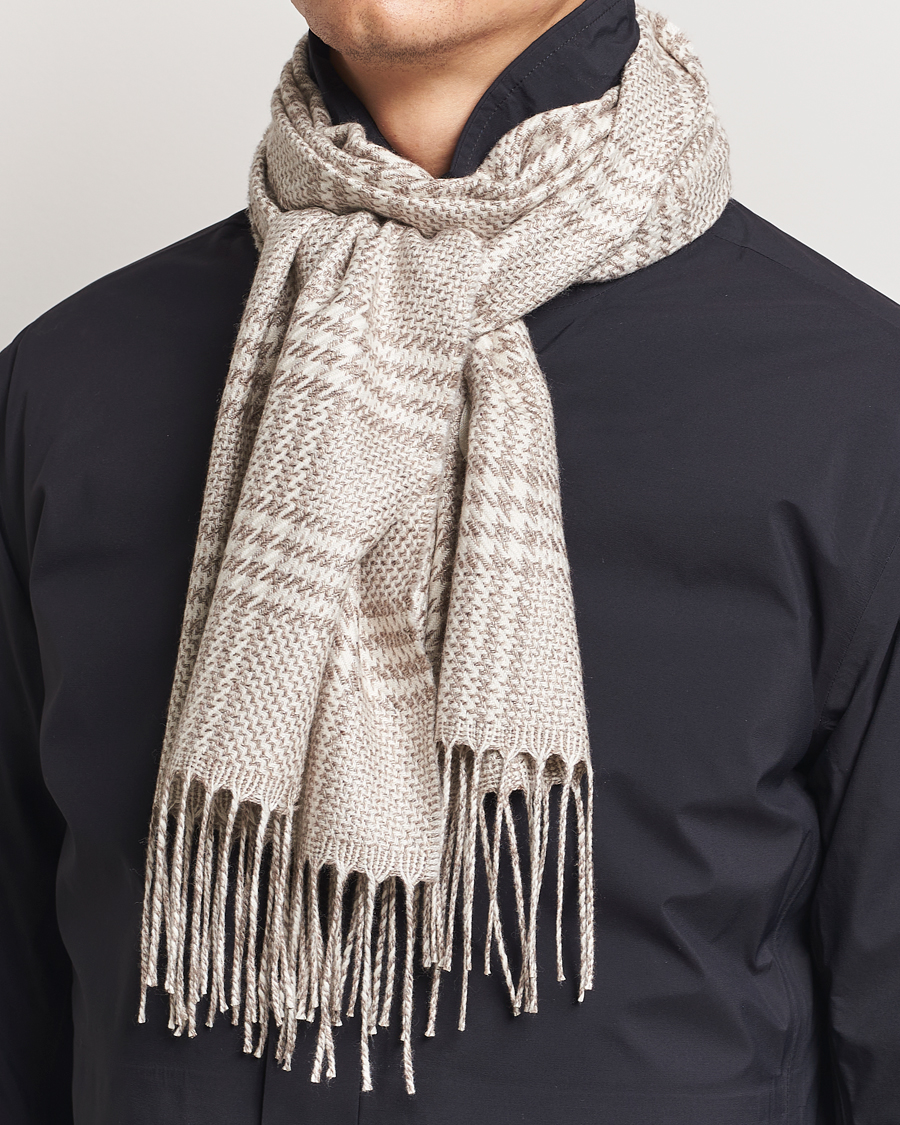 Mies | Piacenza Cashmere Cashmere/Silk Houndstooth Scarf Light Beige | Piacenza Cashmere | Cashmere/Silk Houndstooth Scarf Light Beige