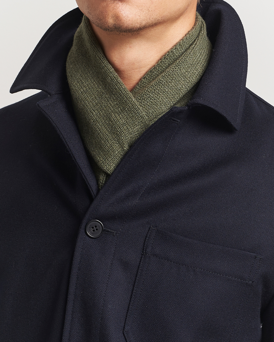 Mies | Piacenza Cashmere Short Loop Cashmere Scarf Olive | Piacenza Cashmere | Short Loop Cashmere Scarf Olive